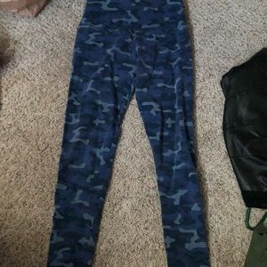 Blue camo leggings!!